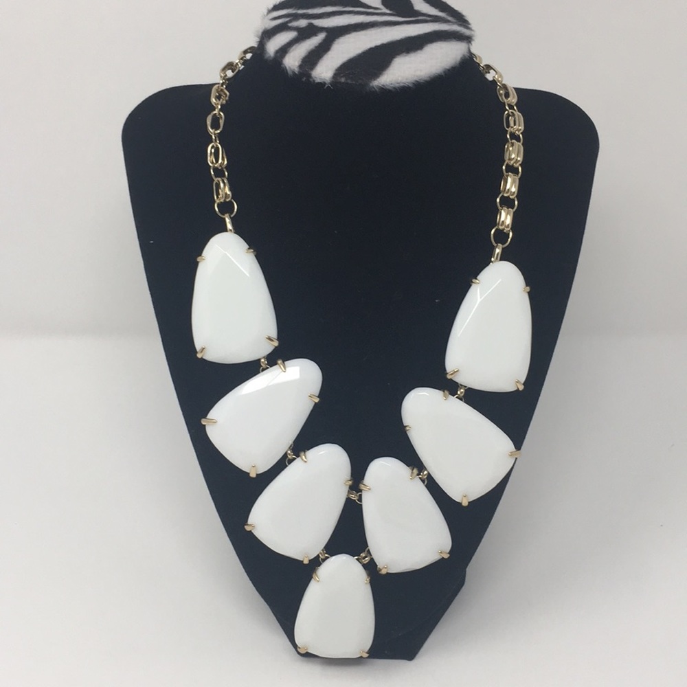 NWOT Kendra Scott Harlow Necklace White/Gold